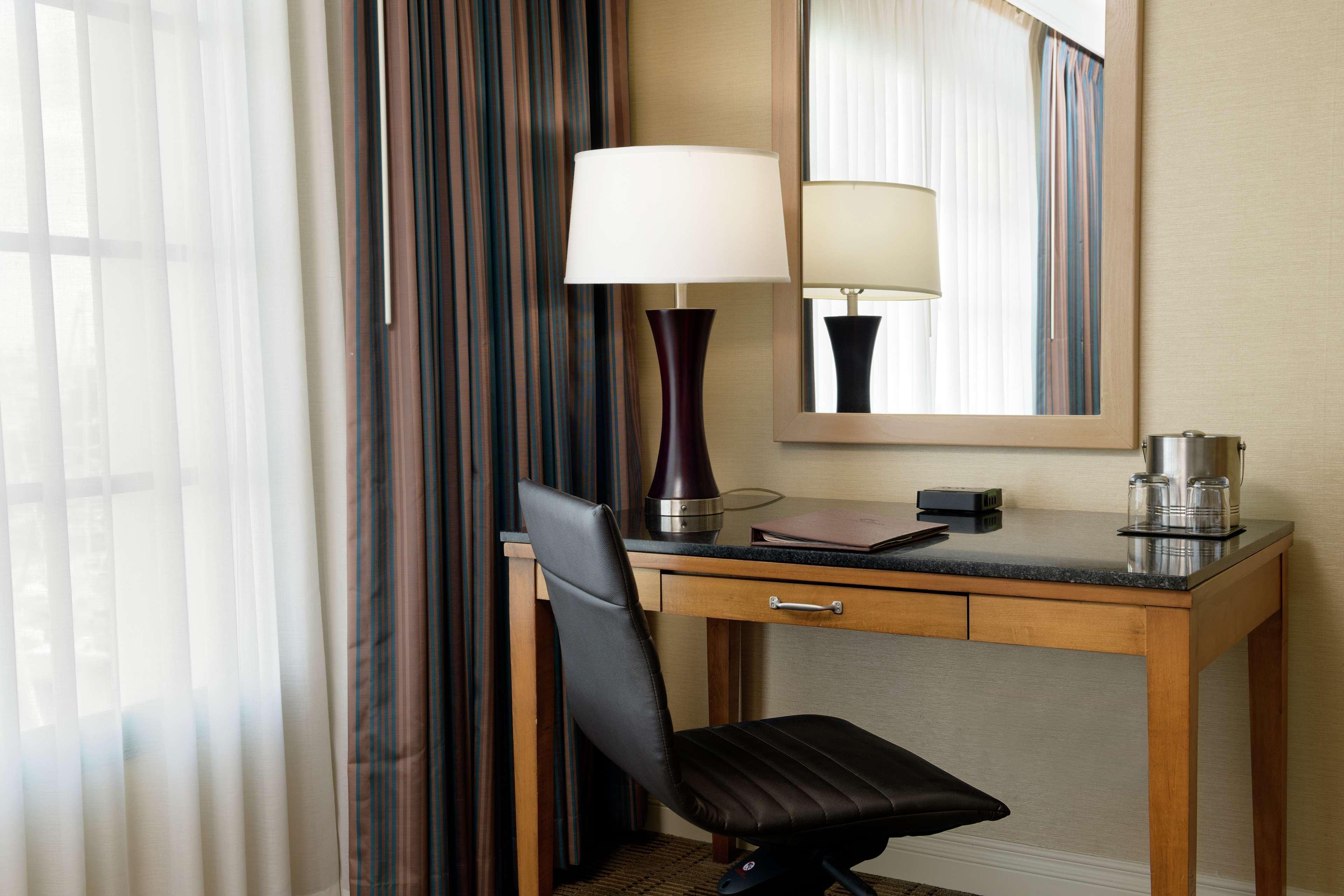 Hotel Doubletree By Hilton San Pedro Long Beach Exterior foto