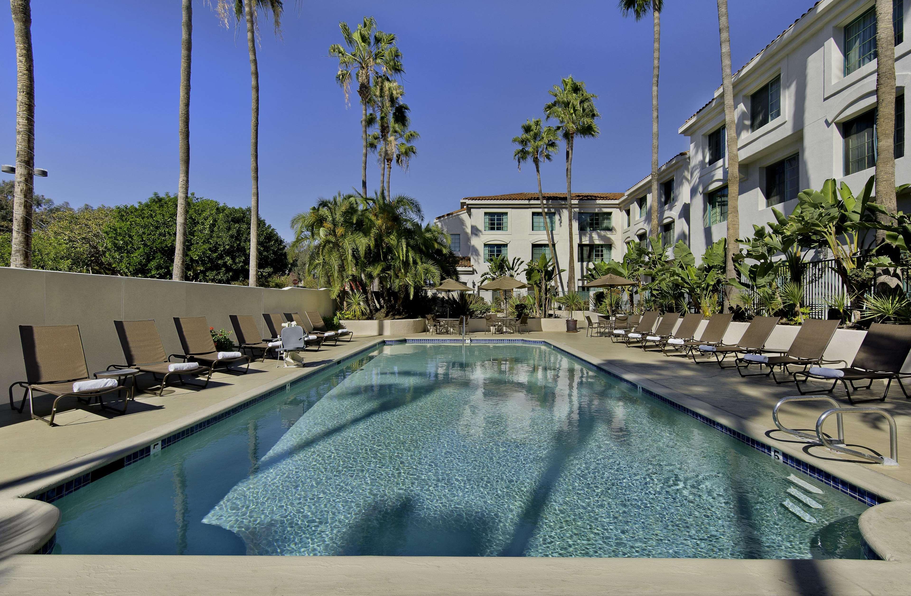 Hotel Doubletree By Hilton San Pedro Long Beach Exterior foto